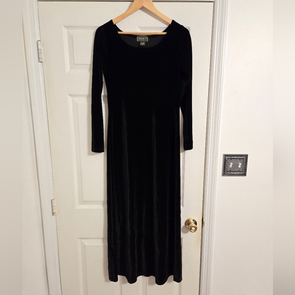 Eddie Bauer Black Velvet maxi Dress size small - Picture 1 of 7